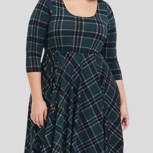 Torrid Green Black Plaid Studio Knit Caged Back